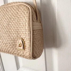 Etienne Aigner Vintage Woven Straw Leather Beige Crossbody Top Zip Bag thumbnail 4