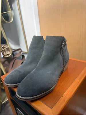 Blondo Women’s Gray Suede Waterproof Ankle Booties. Size: 8 thumbnail 3