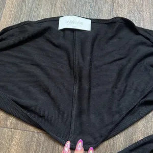 Felice Shrug Black thumbnail 4