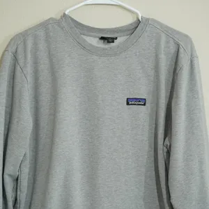 Patagonia Women's Size Medium Logo Organic Cotton Sweatshirt Gray Crewneck thumbnail 3