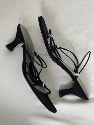 Vintage Nordstrom Black Strappy Rhinestone Low Kitten Heel Sandals Narrow 9.5 thumbnail 4