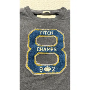 Abercrombie & Fitch Muscle Fit T-Shirt Gray Chenille Varsity Patch Size M thumbnail 2