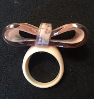 Forever 21 Lucite Acrylic Pink Bow Statement Ring thumbnail 3