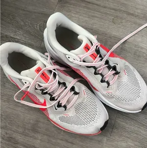 Nike Pegasus Air Zoom Running Shoes thumbnail 1