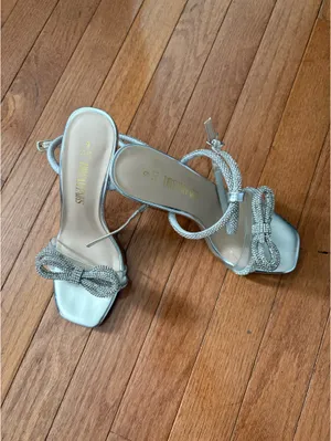 Silver Bow Heels Amazon thumbnail 3