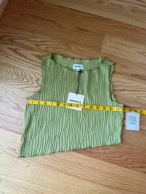 Superdown Eleanor Asymmetrical Cutout Crop Top Olive Green XS NWT Revolve thumbnail 10
