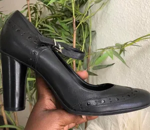 Black Leather Mary Jane classic academia preppy schoolgirl oxfords chunky platform round toe buckles Mary Jane 3” ballet flats heels pumps - 2000s Y2K Size 8M, excellent condition #goth #whimsygoth #grunge #preppy thumbnail 1