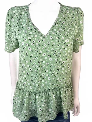 Beautiful Women’s Top Size M Green Size M thumbnail 1