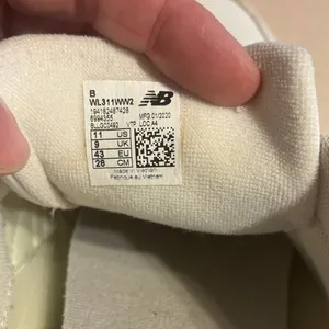 New Balance White Low-Top Leather Sneakers thumbnail 3