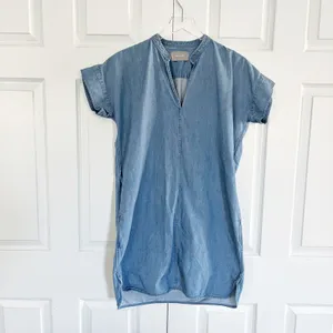 Everlane The Splitneck Jean Dress in Medium Washed Blue thumbnail 2