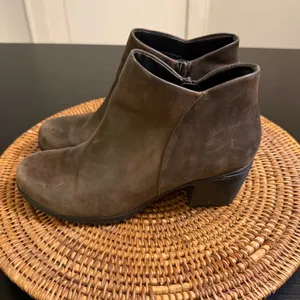 Clarks Unstructured Brown‎ Leather Ankle Boots Side Zip Block Heel 261456134060 thumbnail 4