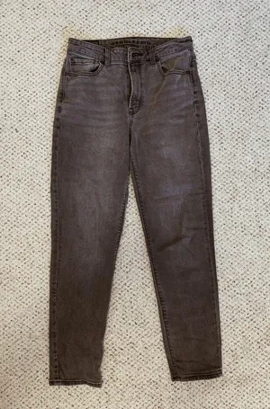 American Eagle High Rise Mom Jeans thumbnail 2