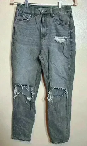 American Eagle AEO Women's Mom‎ Jeans Gray Ripped Distressed Size 4 thumbnail 1