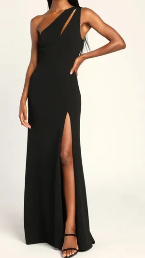 Lulu’s Black Dress thumbnail 1