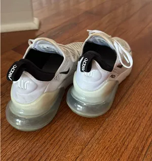 Nike Air Max 270 thumbnail 3