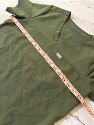 FIGS Olive Green V-Neck Short Sleeve Scrub Top thumbnail 7