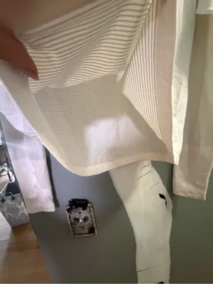 Lululemon Lightweight White Long Sleeve running Top thumbnail 2