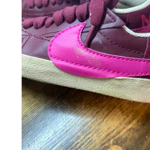 Nike‎ Burgundy And Pink Sneakers Size 5 thumbnail 5