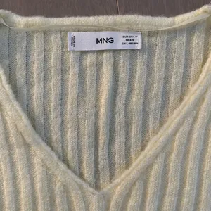 Mango New without tags pale yellow sweater size med thumbnail 3