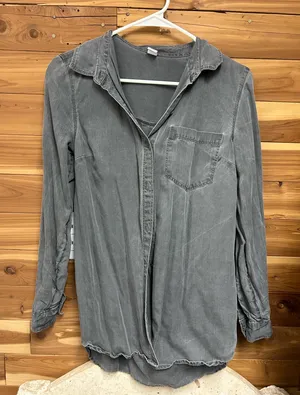 Old Navy Button-Up thumbnail 1