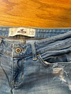 Hollister Distressed Light Wash Denim Jeans Blue Women's 0S 24x29 thumbnail 5