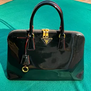 The MOST ELEGANT PRADA bag on PLANET 🌹🌹 thumbnail 2