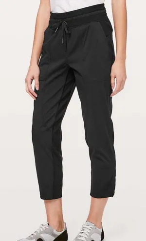 Lululemon Dance Studio Crop 25", Black thumbnail 1