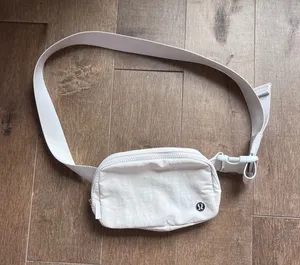 Lululemon Fanny Pack Everywhere Belt Bag thumbnail 1