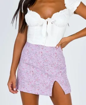 Princess Polly Mini Skirt • Size 4 thumbnail 1