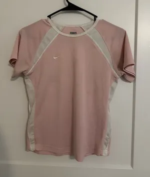 Nike t-shirt thumbnail 1