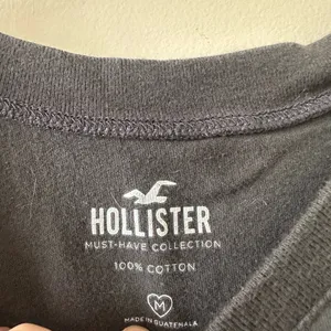 Women’s Hollister Rolling Stones cropped top M thumbnail 2