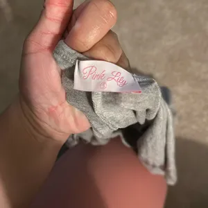 Pink Lily Gray‎ Ruffle Short Romper size small thumbnail 2