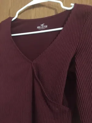 Hollister Vneck Tshirt thumbnail 3