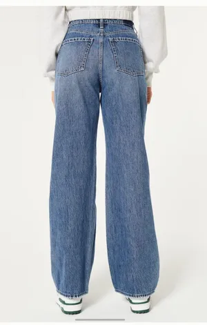 Hollister Ultra High-Rise Medium Wash Baggy Jeans thumbnail 4