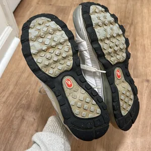 NIKE | Women's Y2K Chunky Air Max 360 White Silver Low Top Trainer Sneakers, 7.5 thumbnail 5
