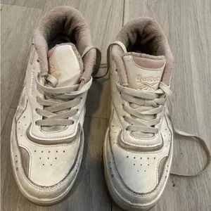 Reebok White and Blush Low-Top Sneakers thumbnail 1
