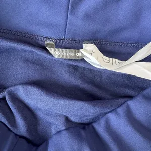 Oiselle Women's Blue/White Geometric Running Shorts Zip Pocket 2" Inseam thumbnail 8