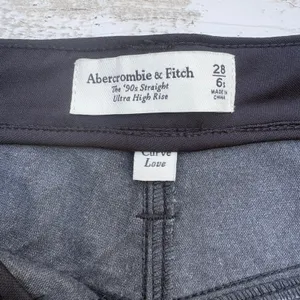 Abercrombie & Fitch 90s Straight Ultra High Rise Pants 28/6s Black Vegan Leather thumbnail 7