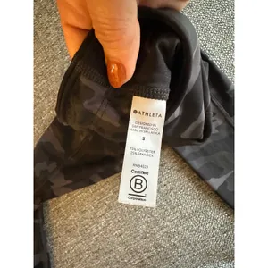 Athleta Camo Ultimate Stash Tight‎ Leggings Women's Size S Black Grey Activewear thumbnail 8
