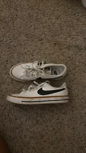 Nike shoes thumbnail 2