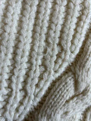 Le Lis Cream Cable-Knit Sleeveless Sweater Vest thumbnail 3