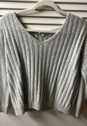 Grey knit sweater  thumbnail 1