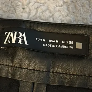 Zara Black Faux Leather Skinny Leggings/Pants - Size Medium thumbnail 8