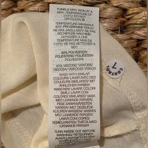 Oner Active NWT go to muscle crop tank in off white women’s size medium thumbnail 11
