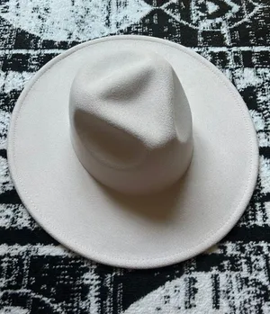 NWT Free People hat thumbnail 1