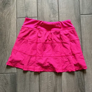 Hot pink skort Size M thumbnail 3