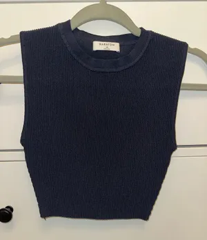 Aritzia Sculpt Knit Tank Crop thumbnail 1