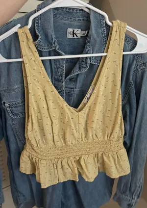 Hollister Top thumbnail 1