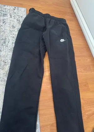 Nike Sweatpants Black Women’s thumbnail 1