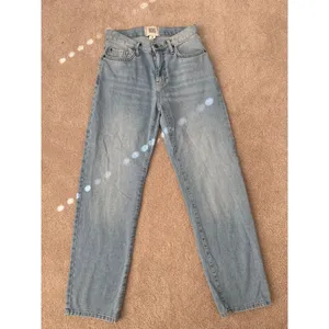 BDG High Waisted Straight Leg Light Wash Cotton Jeans 25 OB2280120‎ thumbnail 2